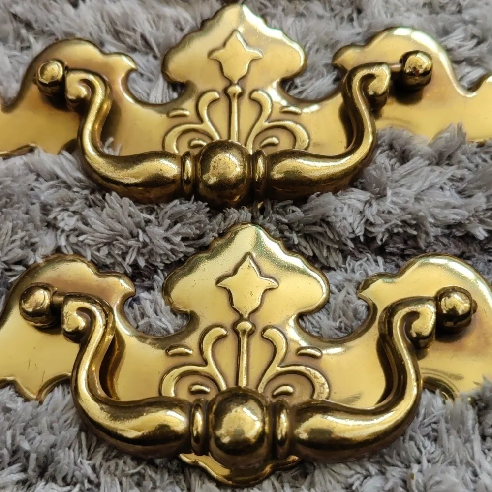 Vintage Brass Chippendale Batwing Drawer Pulls 5.75" x 2.25" NOS Lot of 4 - Picture 6 of 9